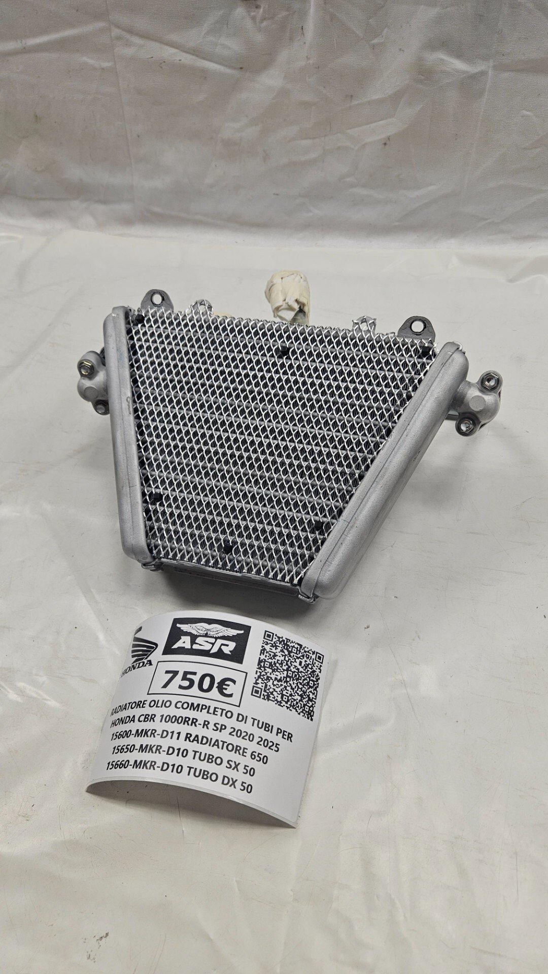 RADIATORE OLIO COMPLETO DI TUBI PER HONDA CBR 1000 RR-R SP 2020 2024