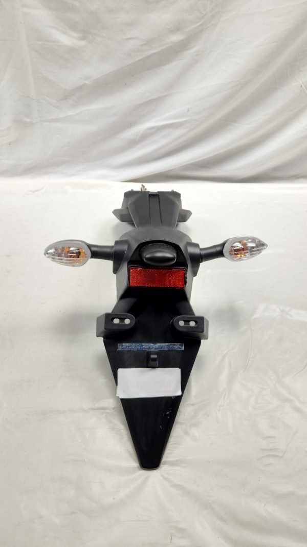PORTATARGA ORIGINALE COMPLETA DI FRECCE PER YAMAHA YZF R3 2019 2024