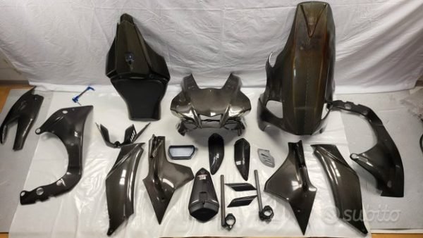 carene e accessori carbonio YAMAHA R1 R1M 2020 202