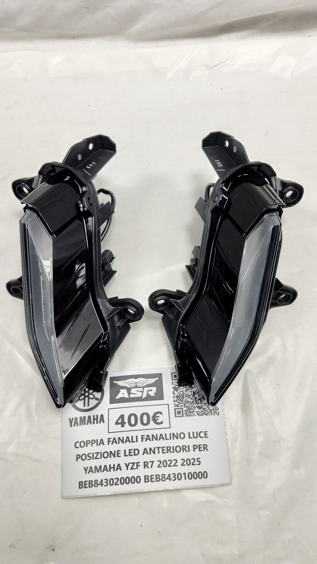 COPPIA FANALI LED ANTERIORI ORIGINALI PER YAMAHA YZF R7 2022 2025 - immagine 2
