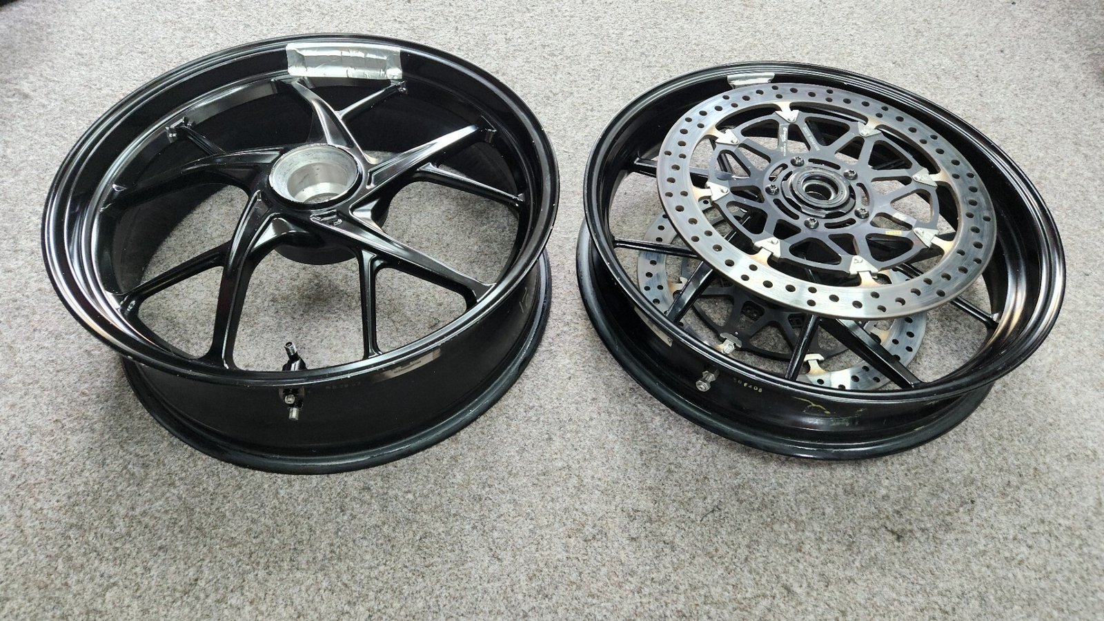CERCHIO POSTERIORE ORIGINALE 17X5.5 DUCATI PANIGALE V2 2020 2025 - immagine 2
