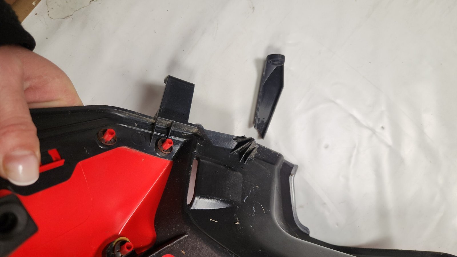 FIANCO COPERTURA SERBATOIO LATO DESTRO ROSSO DUCATI PANIGALE V2 2020 2025 - immagine 3