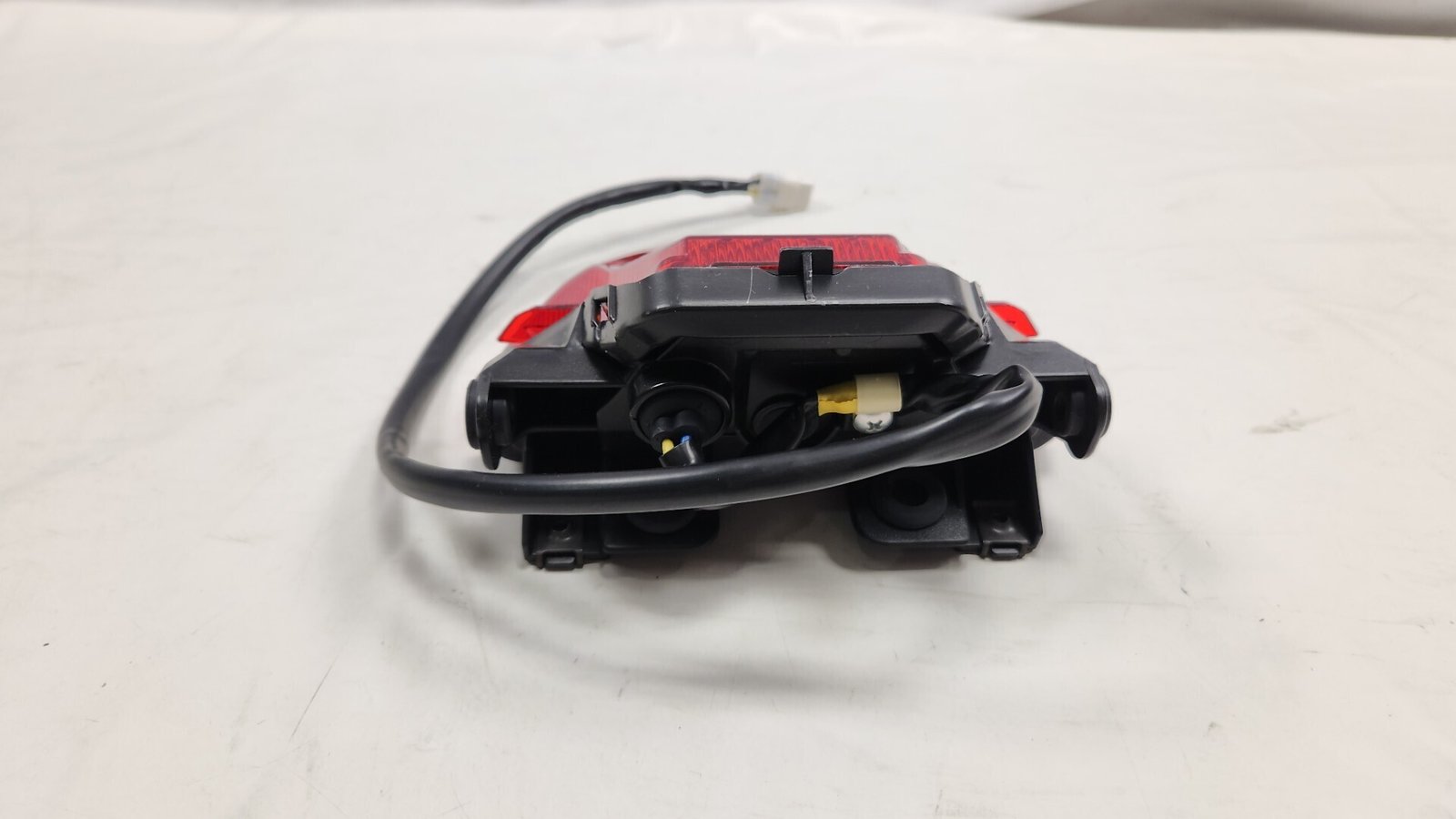FANALE POSTERIORE YAMAHA YZF R3 YZF 250 2019 2024 - immagine 4