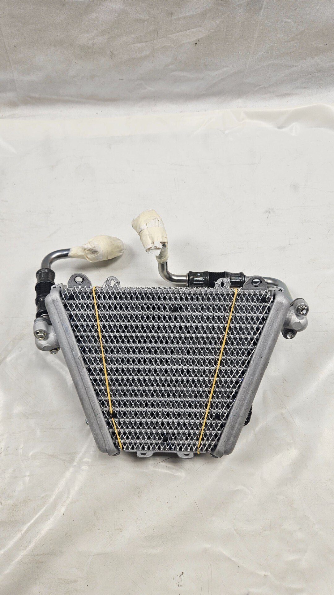 RADIATORE OLIO COMPLETO DI TUBI PER HONDA CBR 1000 RR-R SP 2020 2024 - immagine 5