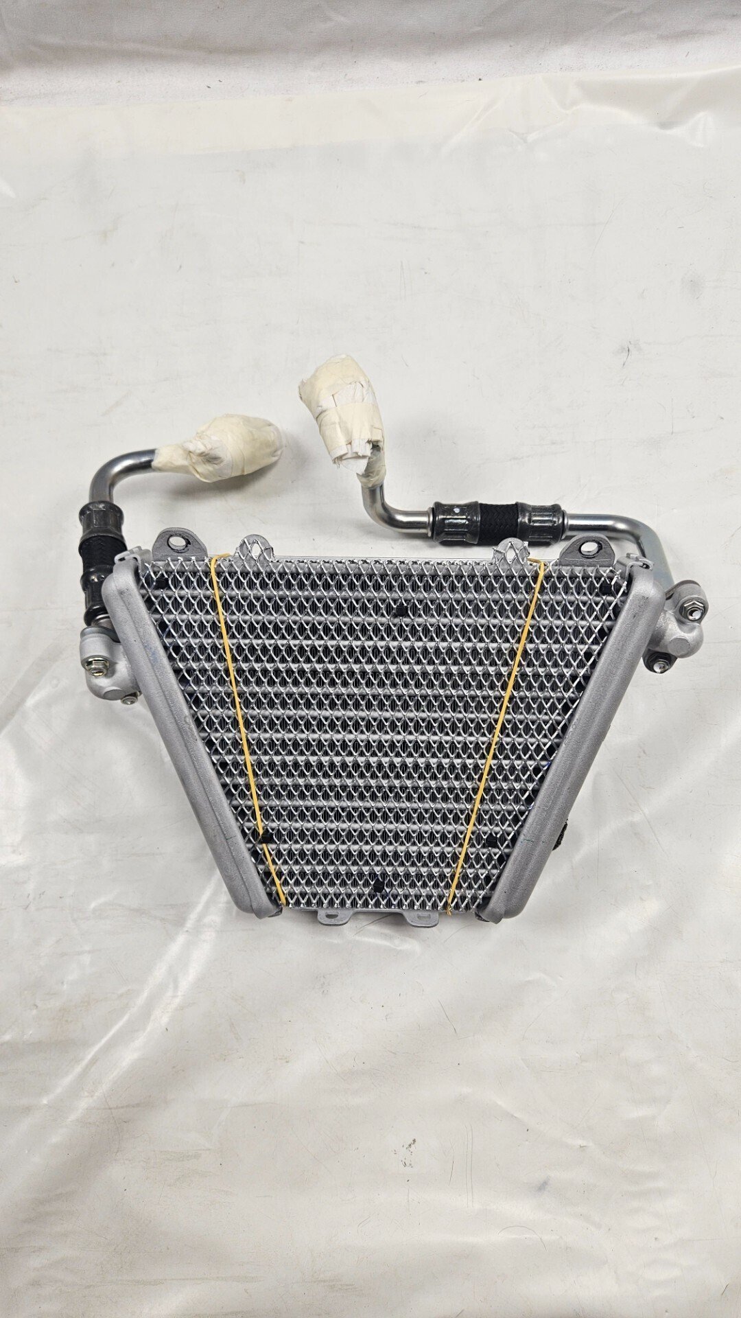 RADIATORE OLIO COMPLETO DI TUBI PER HONDA CBR 1000 RR-R SP 2020 2024 - immagine 6