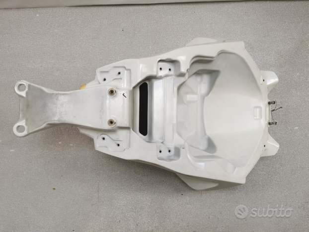 SERBATOIO BENZINA FUEL TANK MV AGUSTA DRAGSTER 800